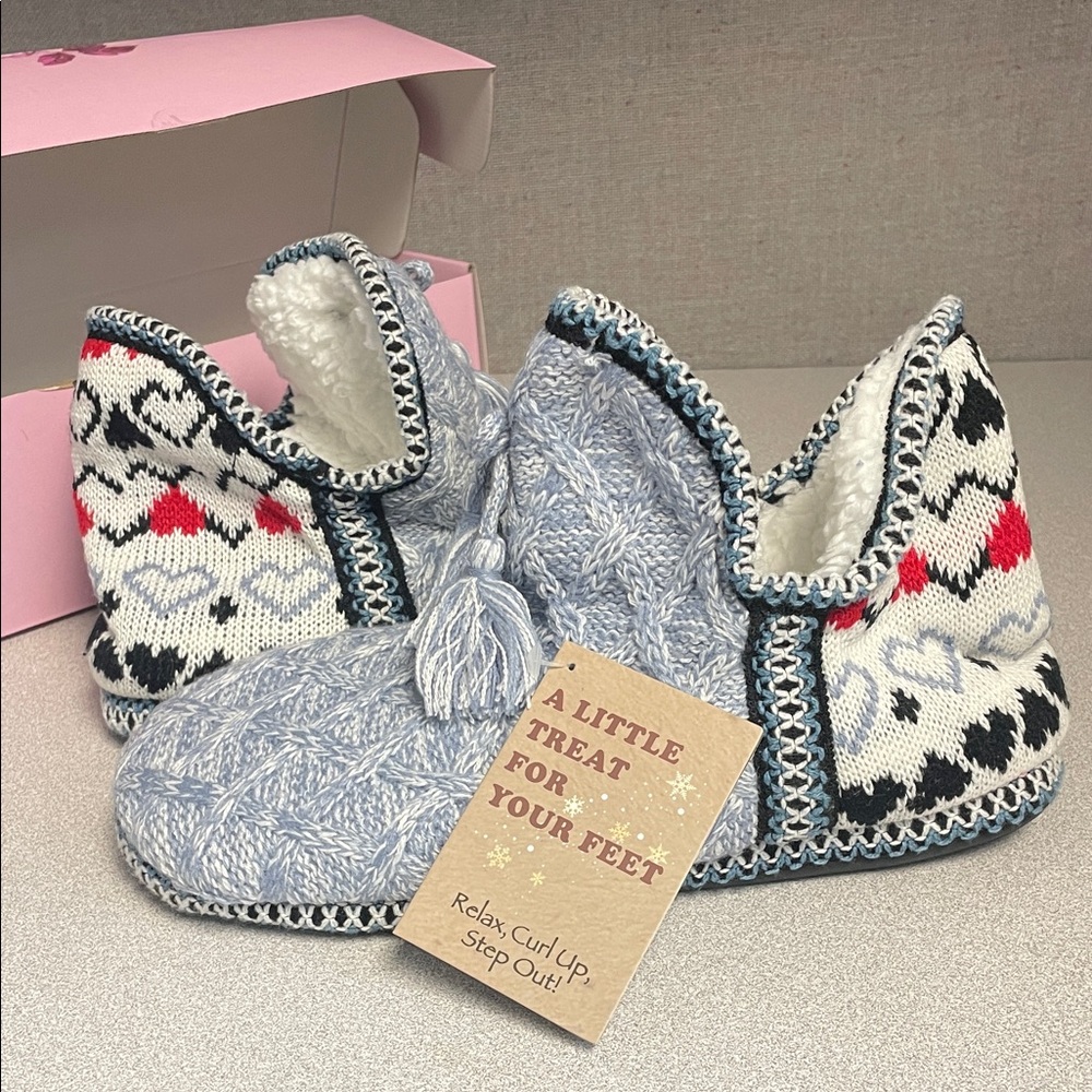 NWT slipper booties